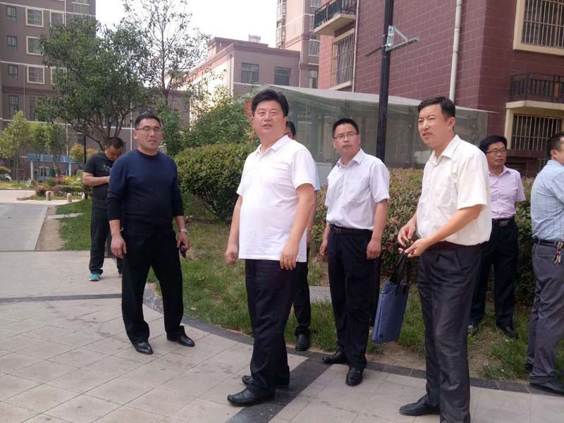 县委常委、政法委书记宫磊指导工作